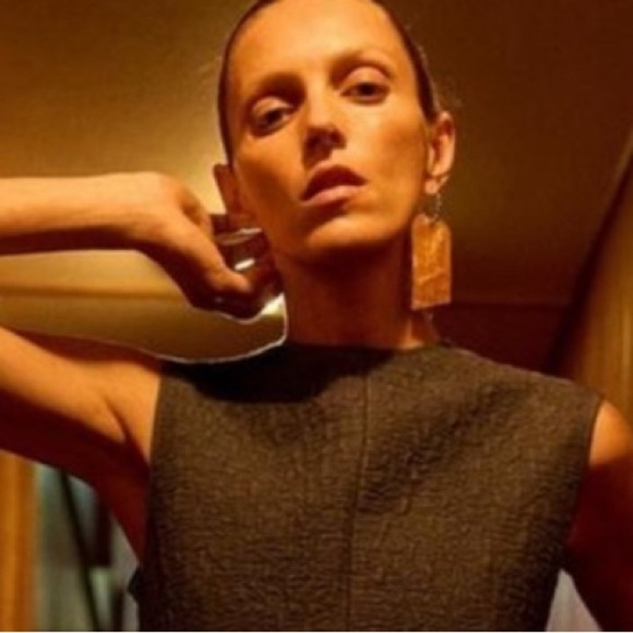 Zara Gold Tone Dangle Earrings Hotel Resort Malibu Tags - Picture 4 of 7